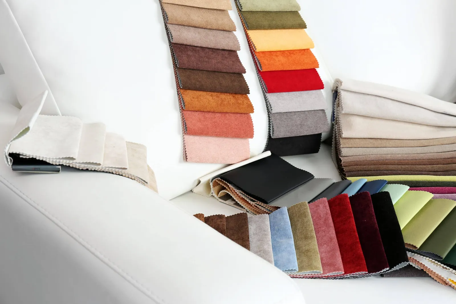 Leather colour and fabric options